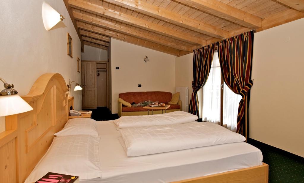 Hotel Touring Livigno Habitación foto